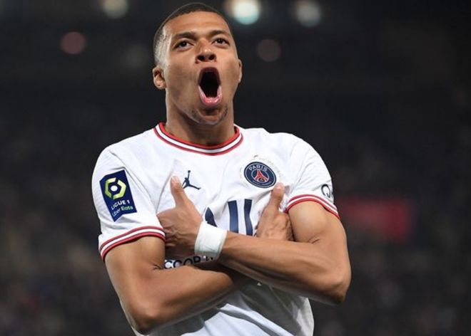 孙继海：邵佳一是现阶段适合担任国足主帅的人（孙继海认为邵佳一最适合出任国足主帅）