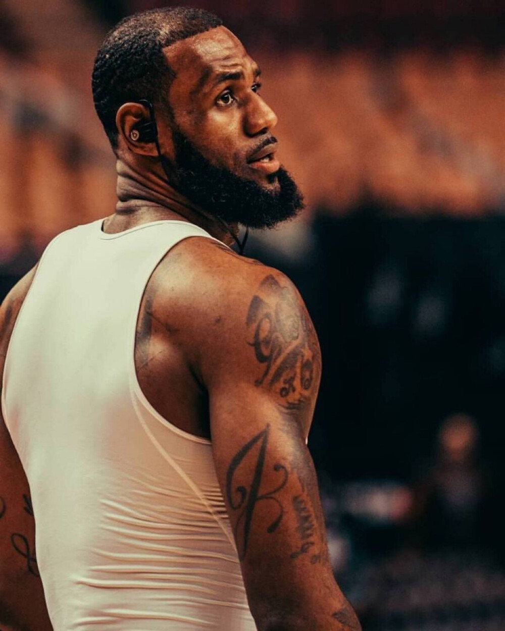 曼纳：冬窗是一个机会，中场是我们的引援关注重点（曼纳：冬季转会窗是良机，中场补强将成首要任务）