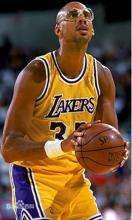 聊了什么？阿隆索欧冠赛后与弗林蓬进行了14分钟秘密会谈（欧冠赛后，阿隆索与弗林蓬秘密会谈14分钟：谈了些什么？）