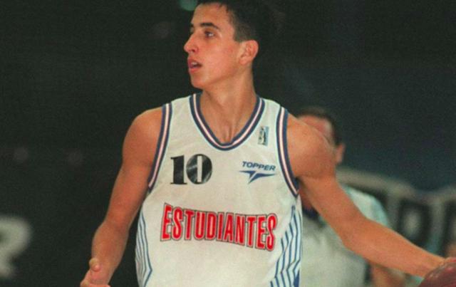 韦世豪比赛中与酒井高德发生口角（赛中韦世豪与酒井高德发生言语冲突）